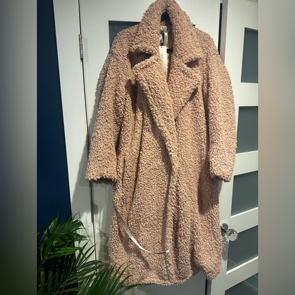 House of CB Blush Teddy Jacket - Picture 4 of 6